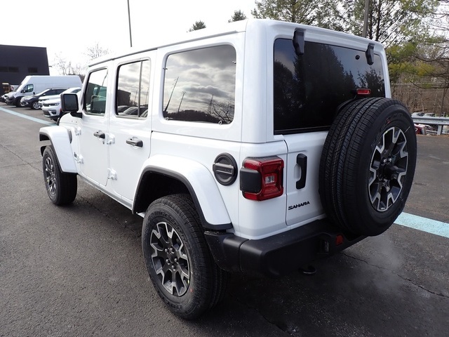 2025 Jeep Wrangler Sahara photo 3