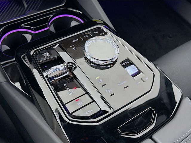 2026 Bmw 550e xDrive photo 17