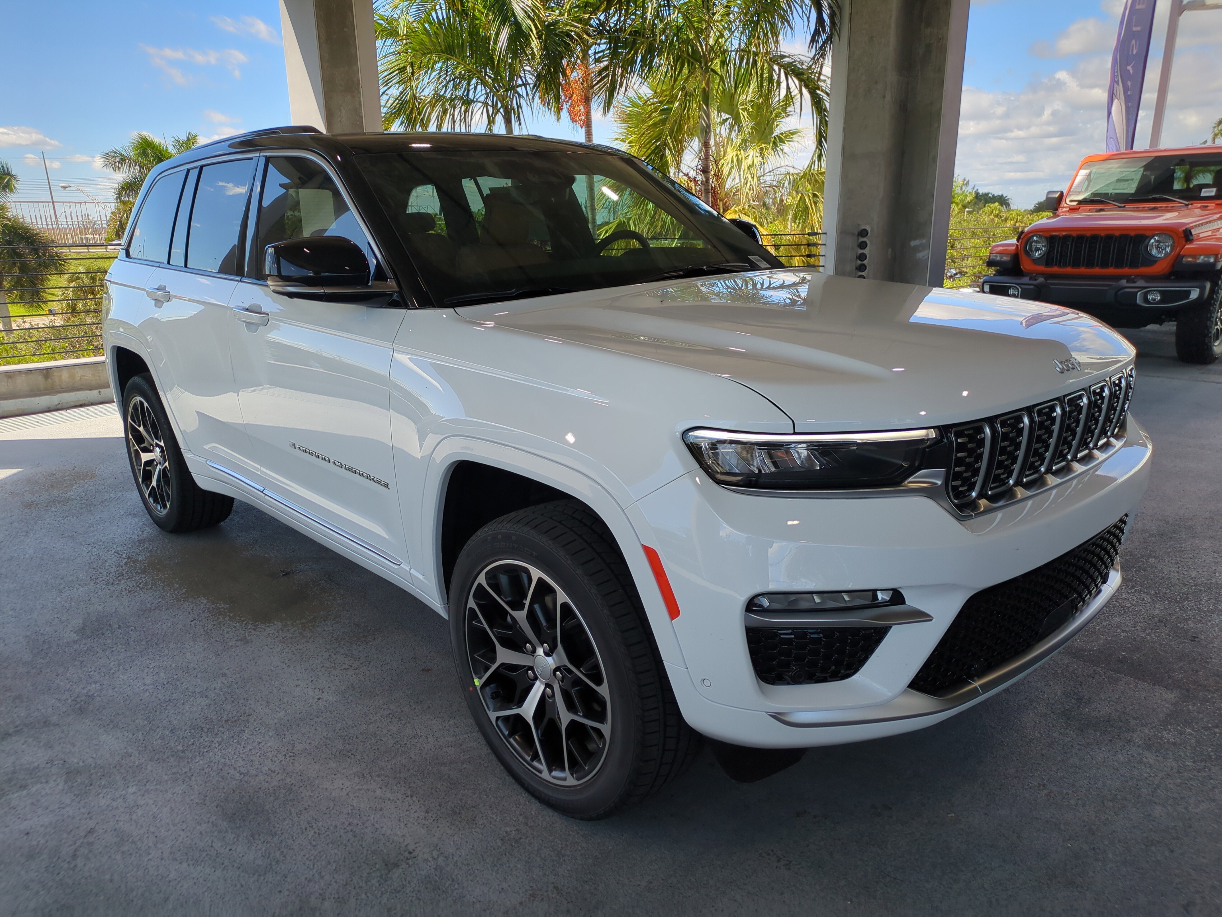 2025 Jeep Grand Cherokee Summit Reserve's photo