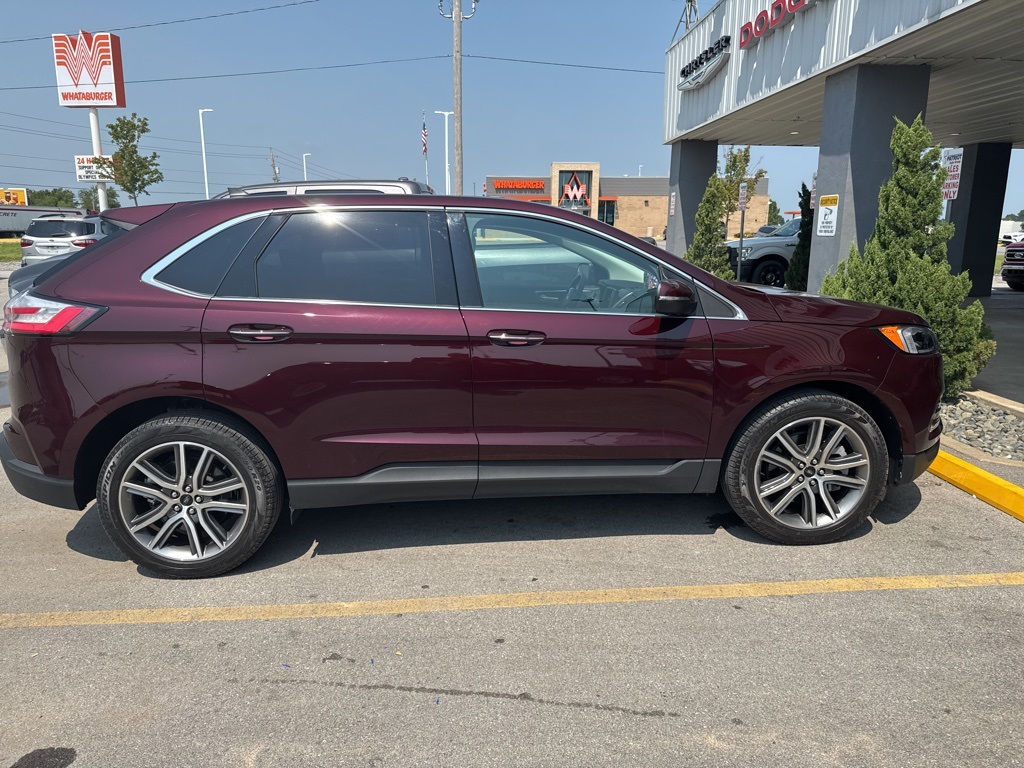 2024 Ford Edge Titanium photo 3