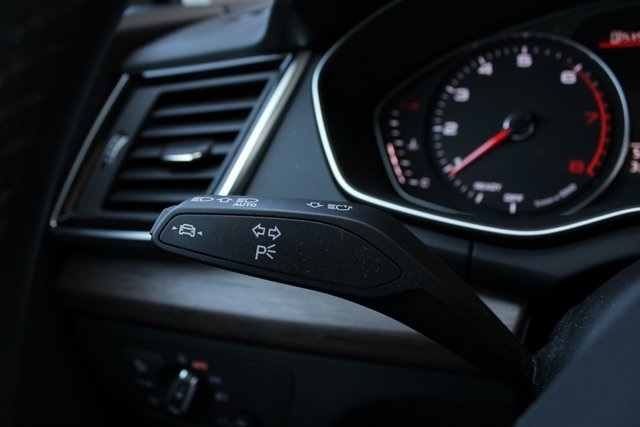 2024 Audi Q5 45 S line Premium photo 2
