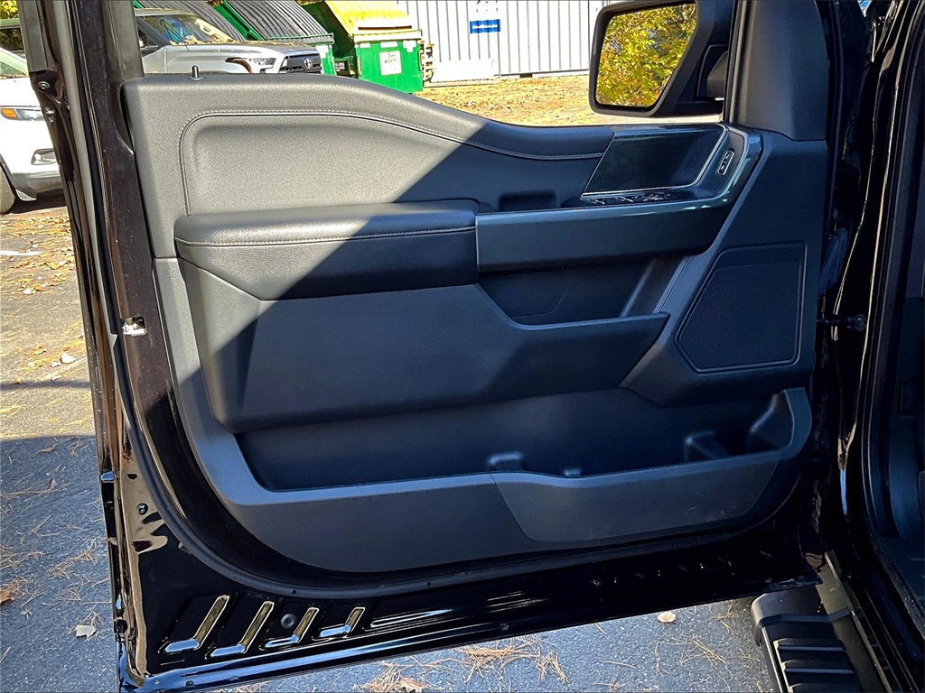 2023 Ford F-150 XLT photo 9