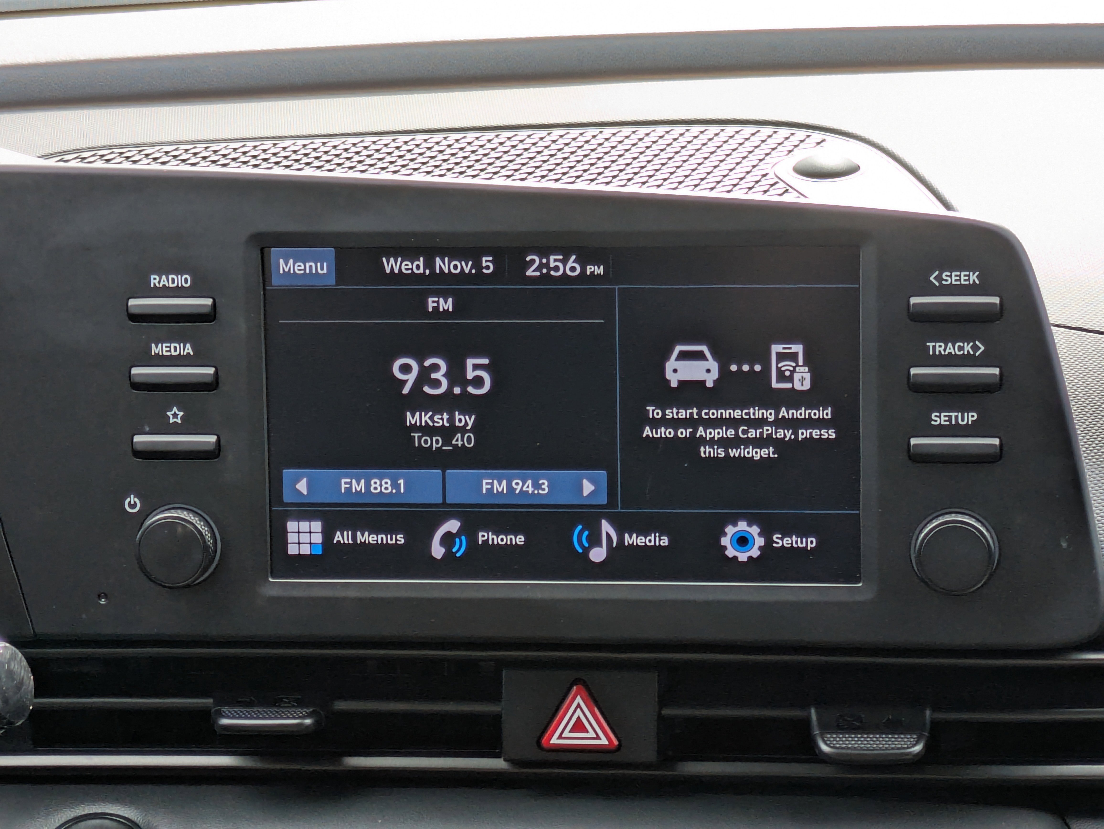 2025 Hyundai Elantra SEL Sport photo 2