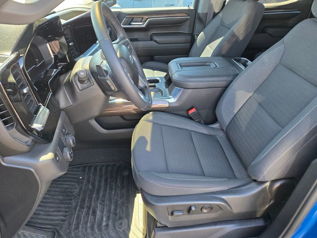 2022 Chevrolet Silverado 1500 RST photo 4