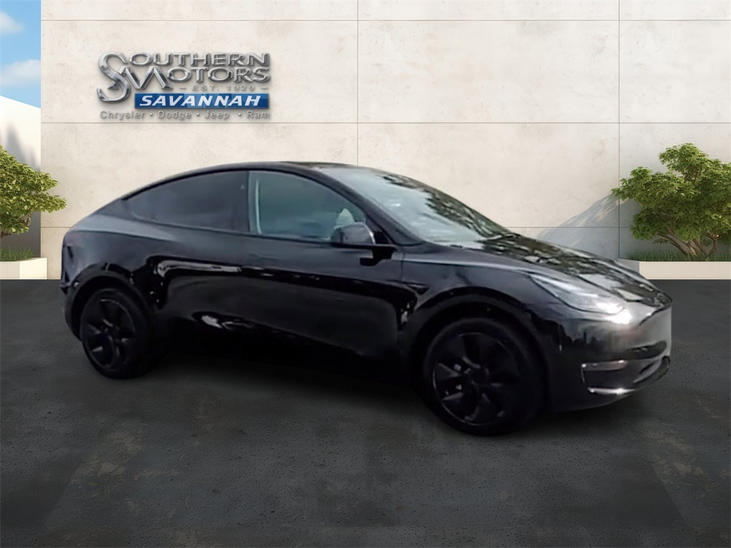 2025 Tesla Model Y Long Range photo 31