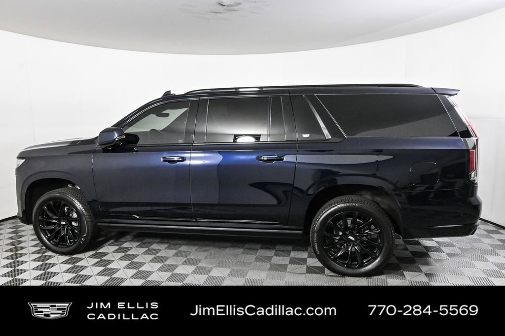 2023 Cadillac Escalade ESV Sport photo 2