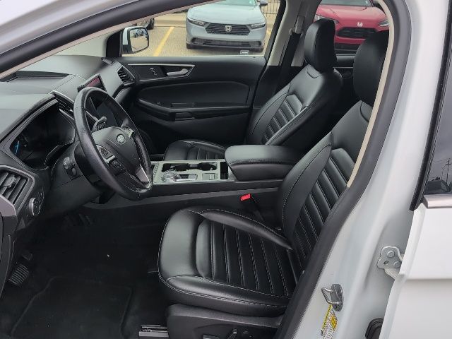 2022 Ford Edge SEL photo 9