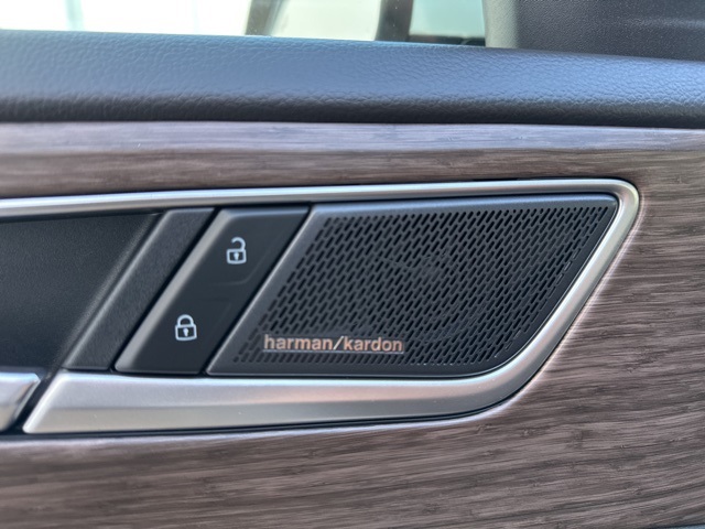 2025 Volkswagen Atlas SEL Premium R-Line photo 26