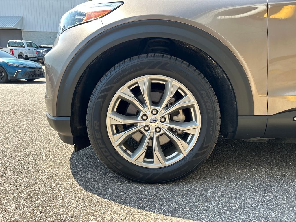 2021 Ford Explorer XLT photo 4