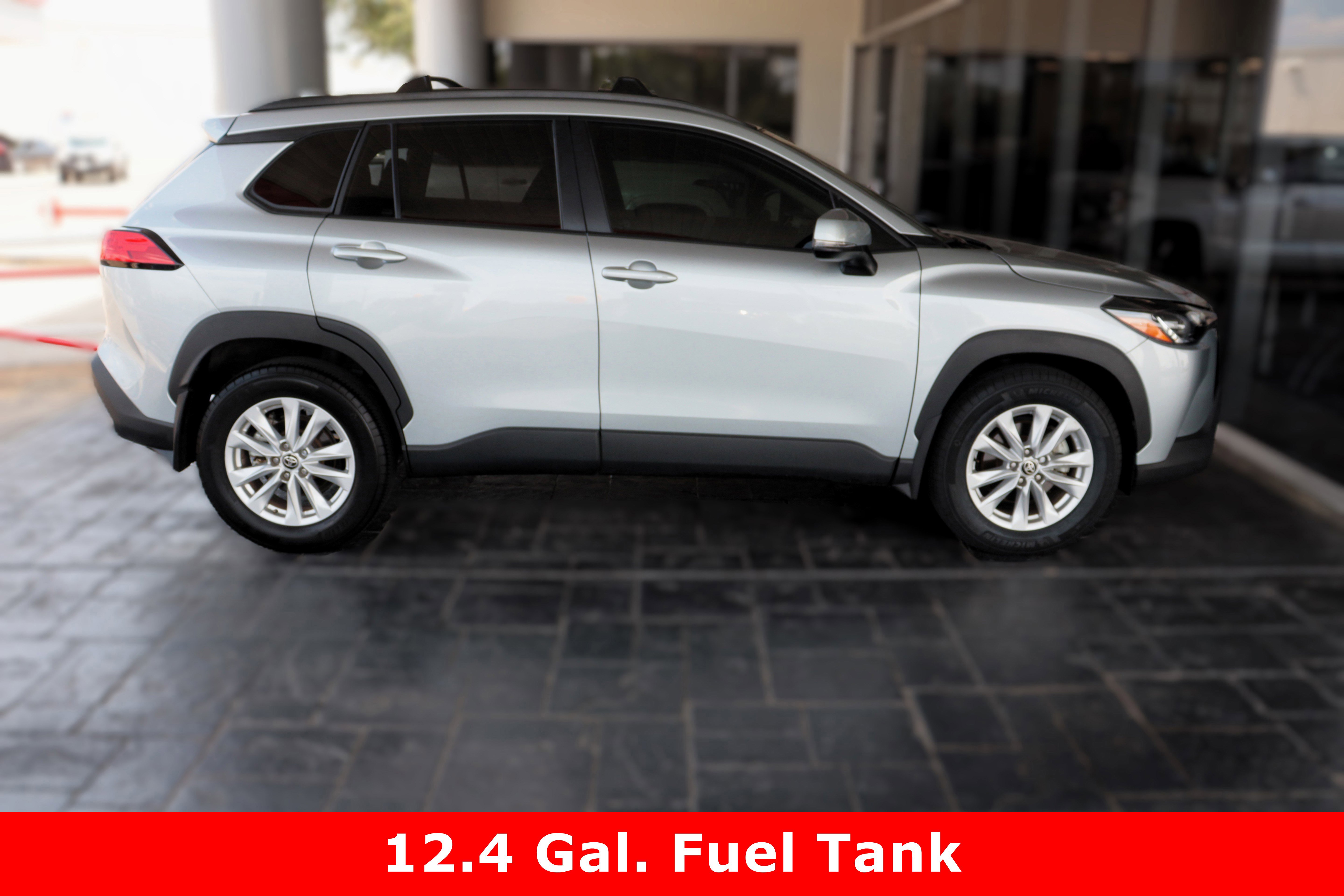 2024 Toyota Corolla Cross LE photo 8