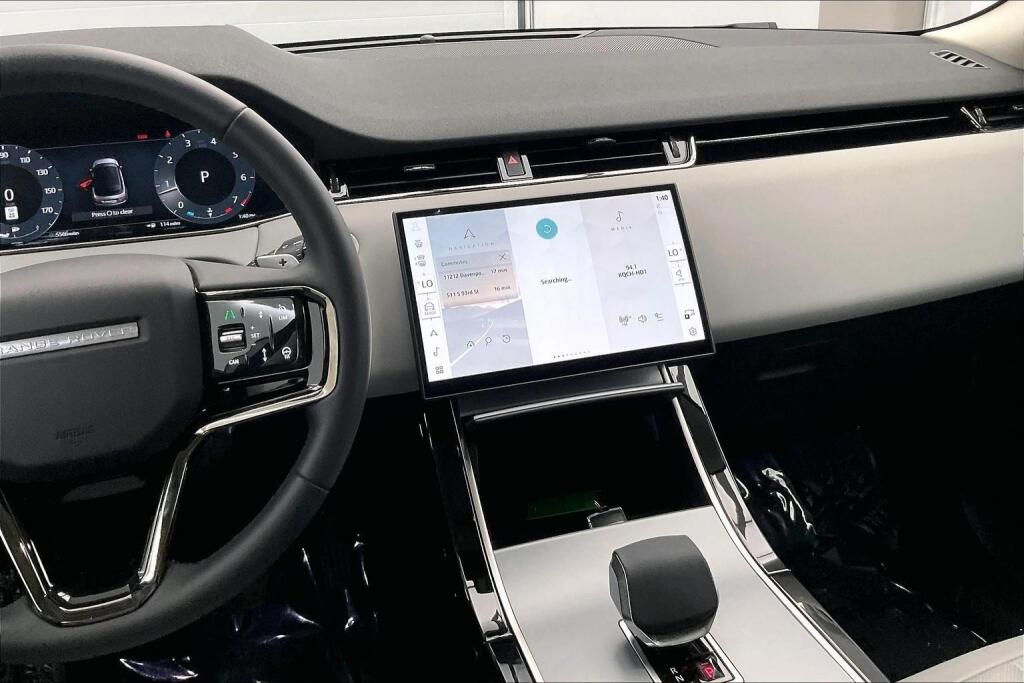 2025 Land Rover Range Rover Evoque S photo 4