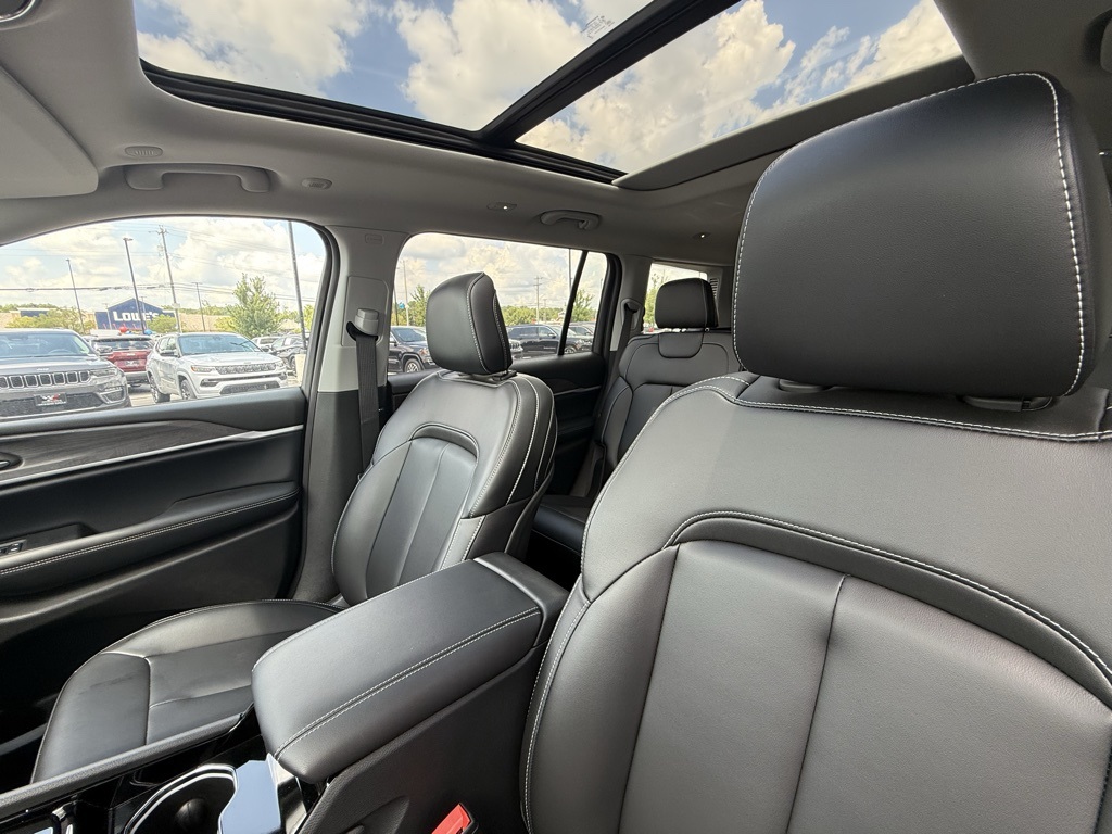 2023 Jeep Grand Cherokee Limited photo 14