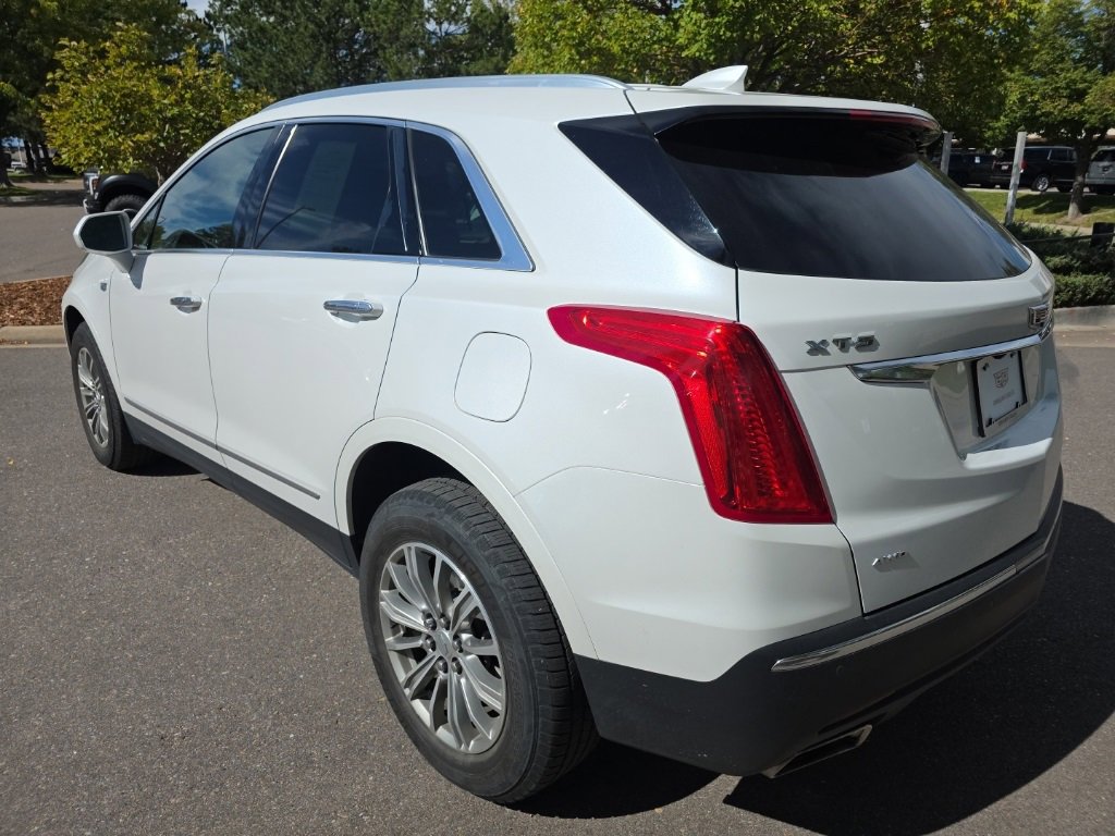 2017 Cadillac XT5 Luxury photo 2