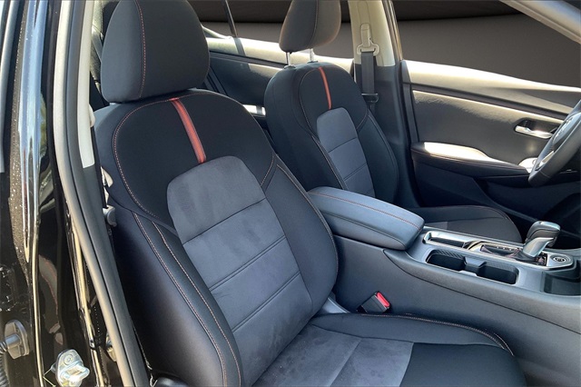 2025 Nissan Sentra SR Midnight Edition photo 10