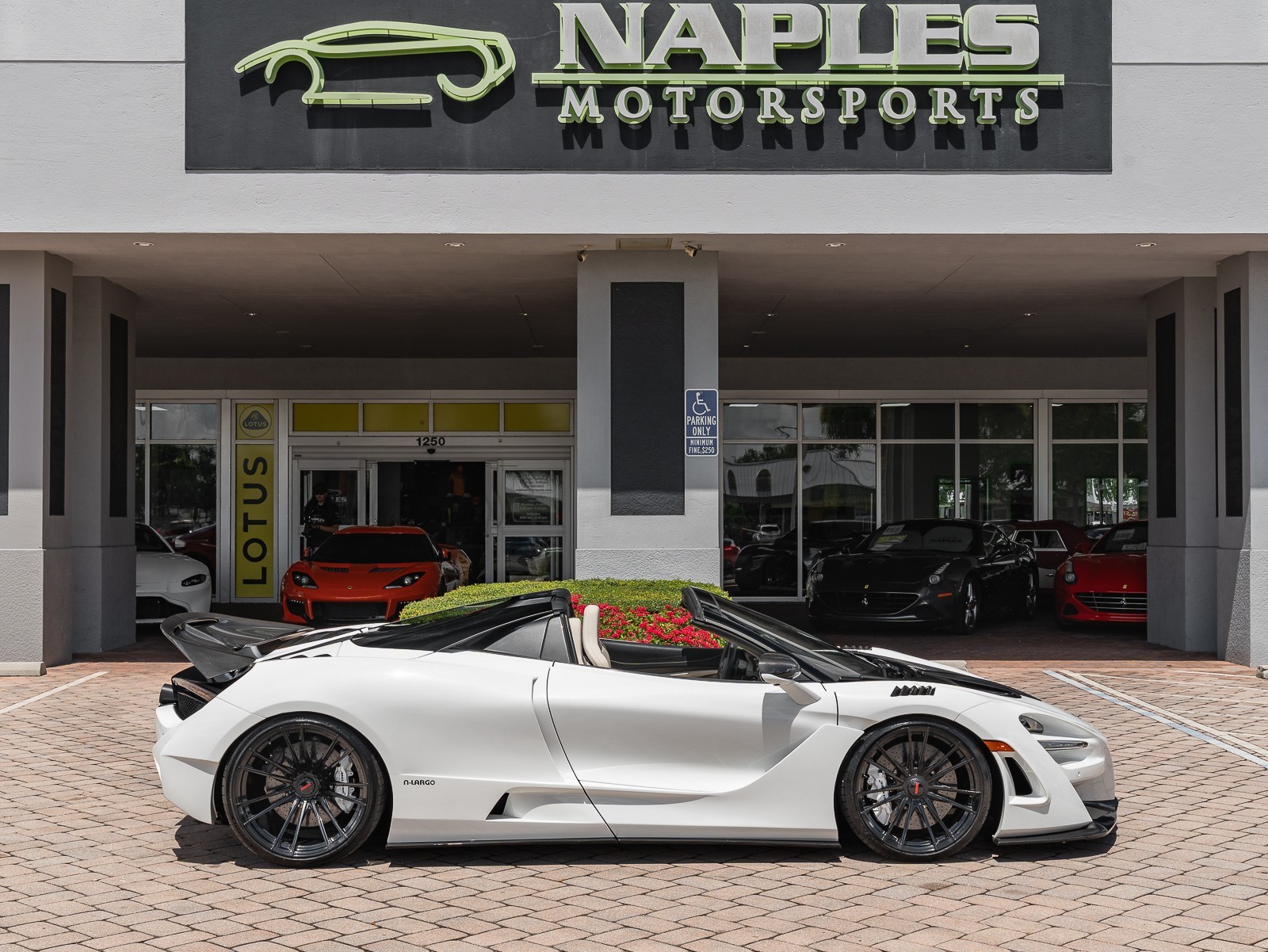 2020 Mclaren 720S Spider photo 33