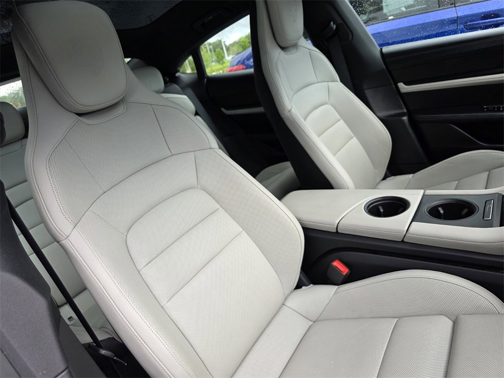 2021 Porsche Taycan Base photo 31