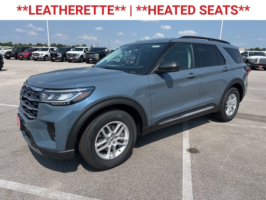 2025 Ford Explorer photo 3