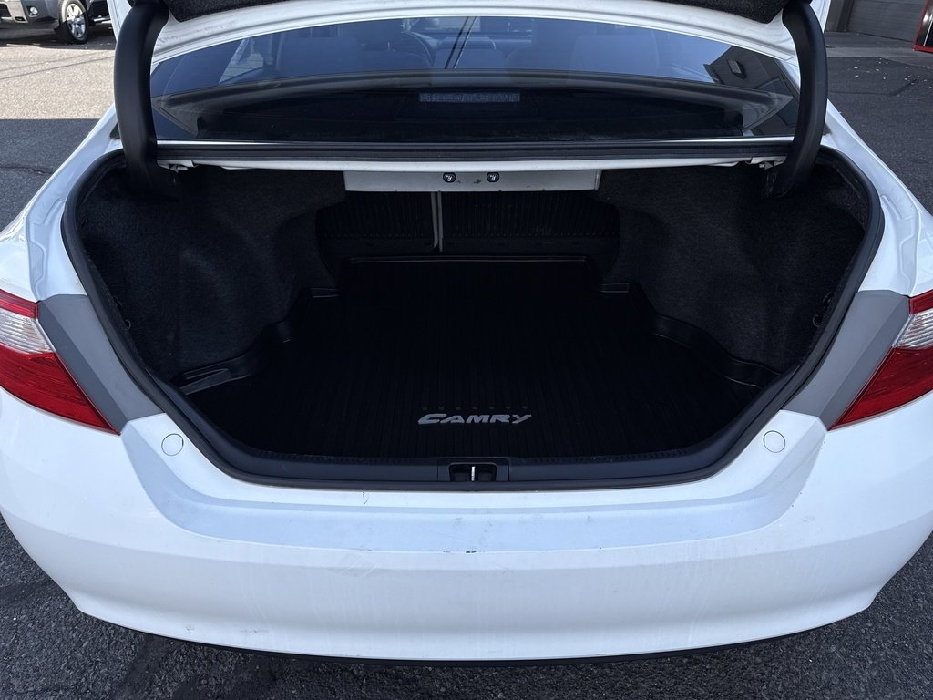 2017 Toyota Camry LE photo 15