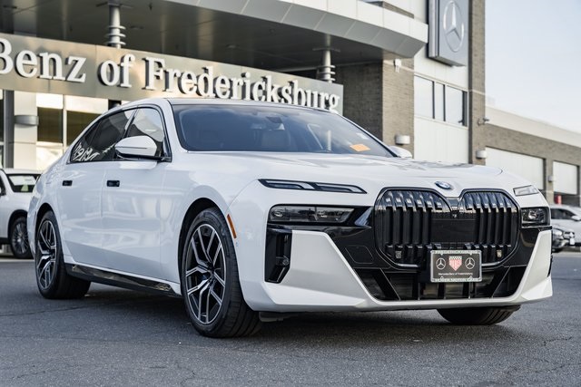 2023 BMW 7 Series 740i's photo