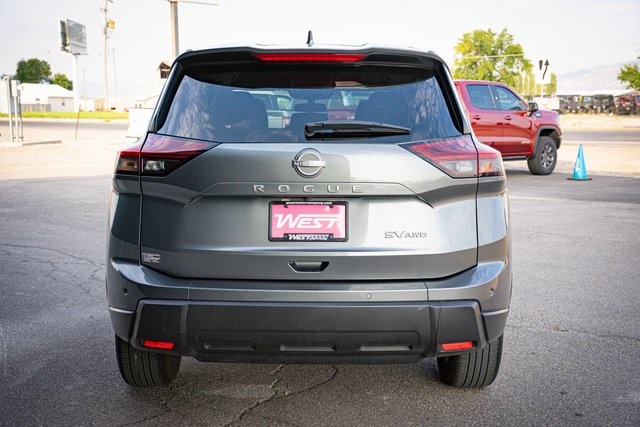 2024 Nissan Rogue SV photo 8