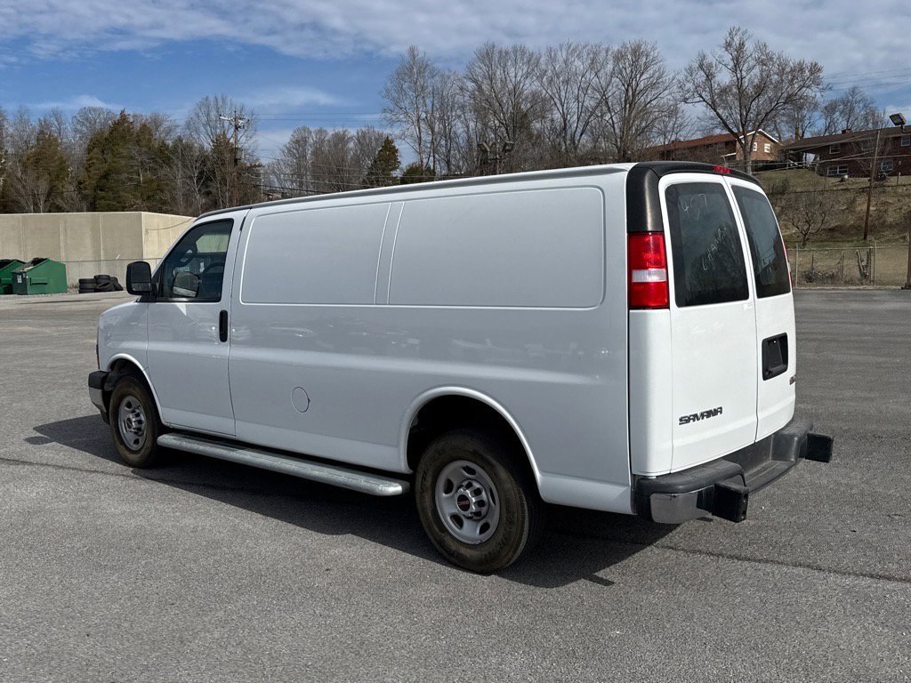 2022 Gmc Savana Cargo 2500 photo 3