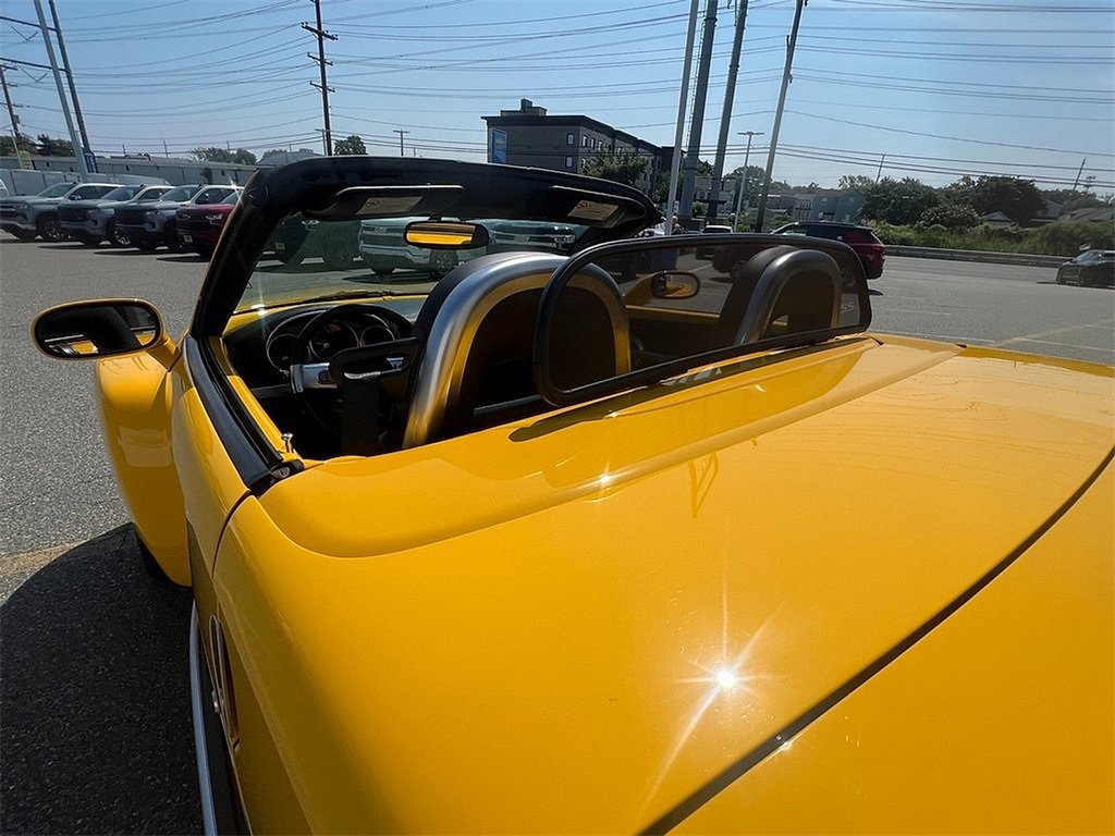 2005 Chevrolet SSR Base photo 11