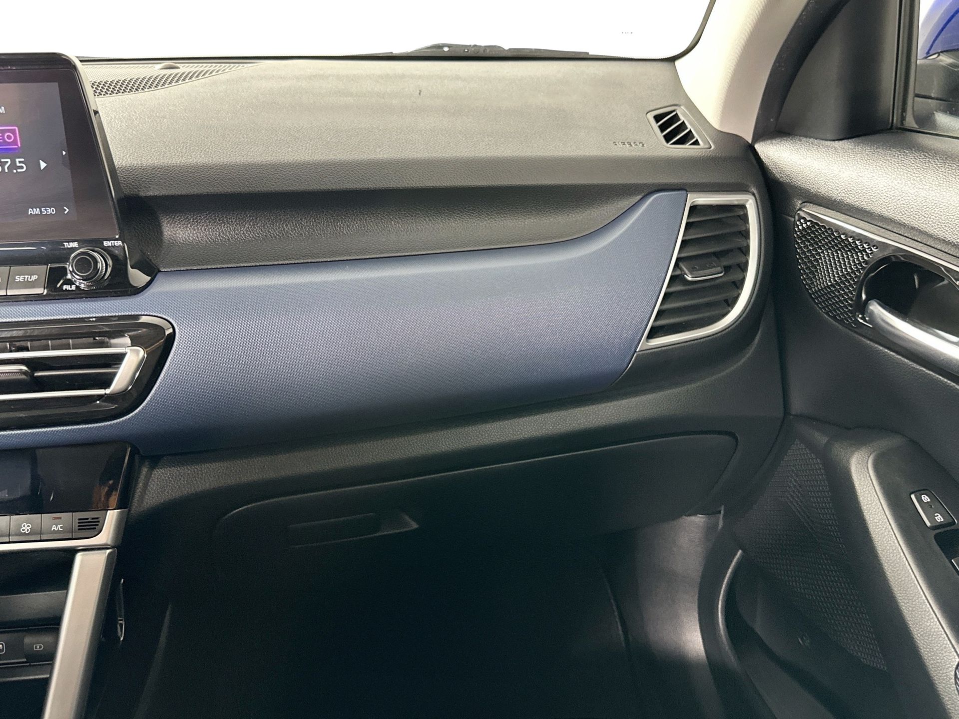 2022 Kia Seltos S photo 24