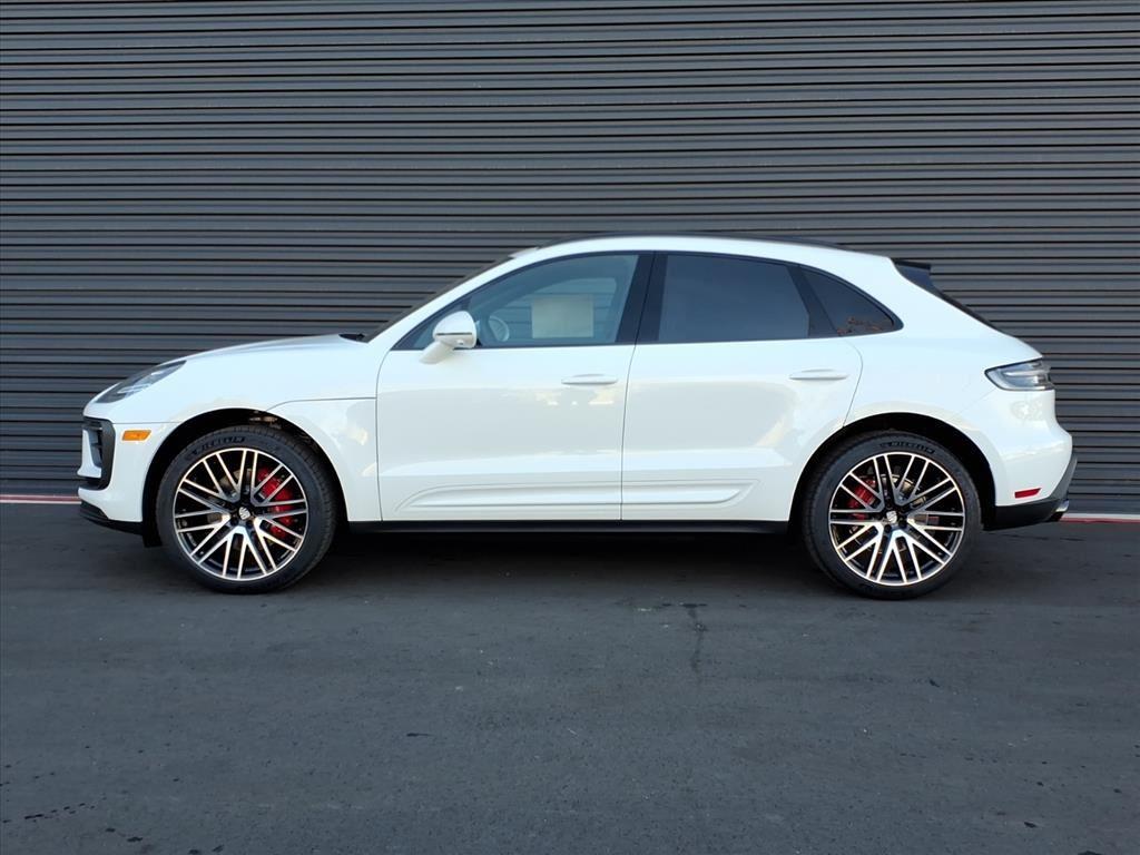 2026 Porsche Macan S photo 2