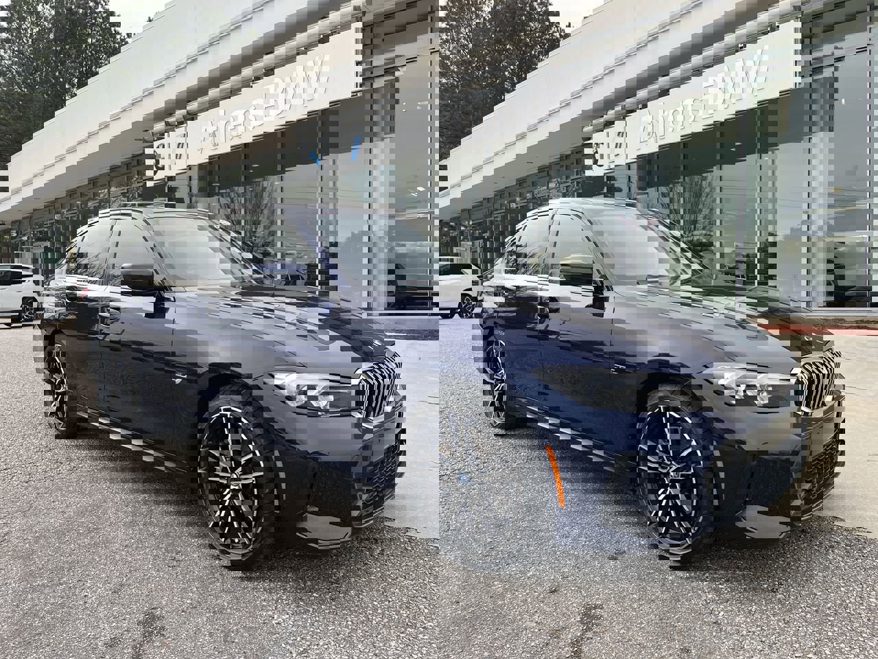 2023 BMW 3 Series 330e's photo