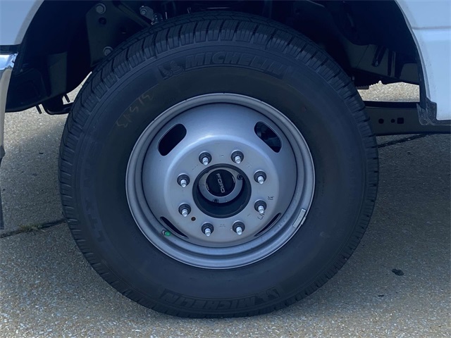 2025 Ford F-350 photo 7