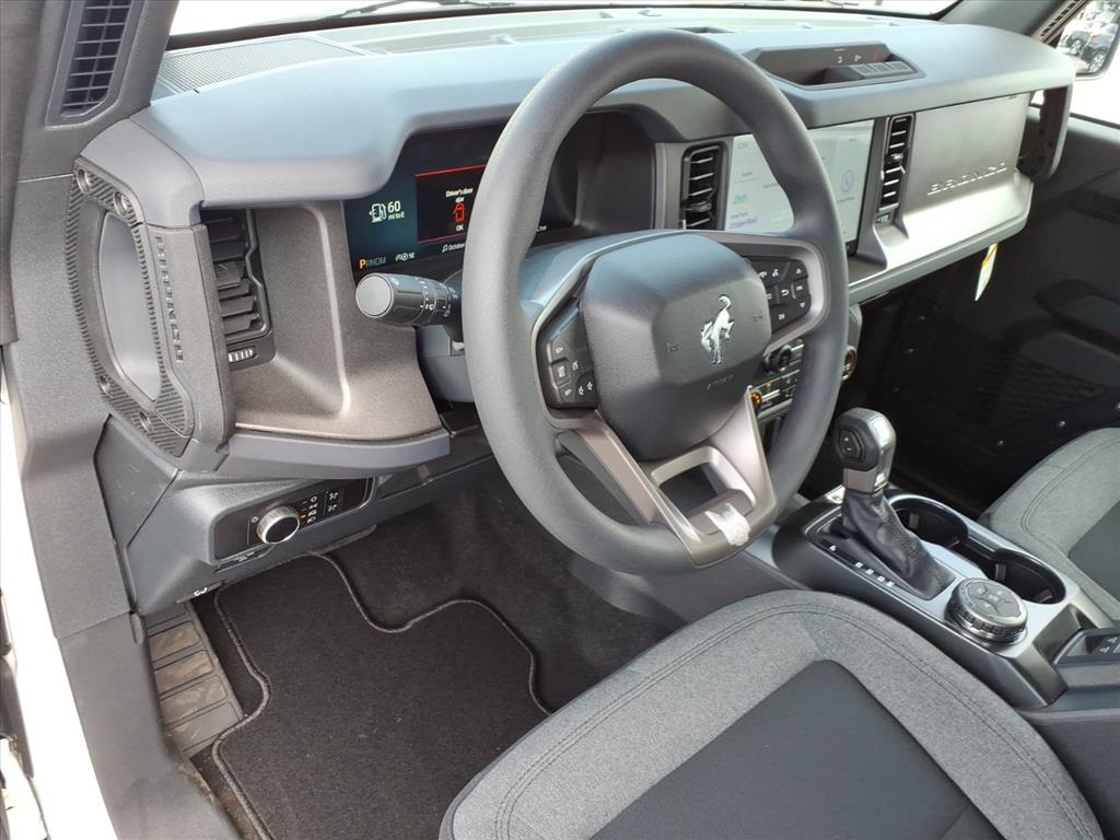 2025 Ford Bronco Base photo 5