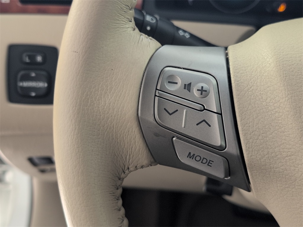 2008 Toyota Camry Solara SE photo 22