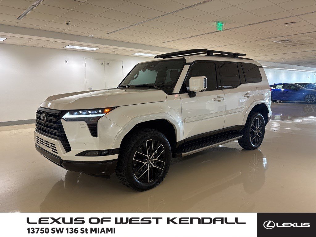 2025 Lexus GX Premium's photo