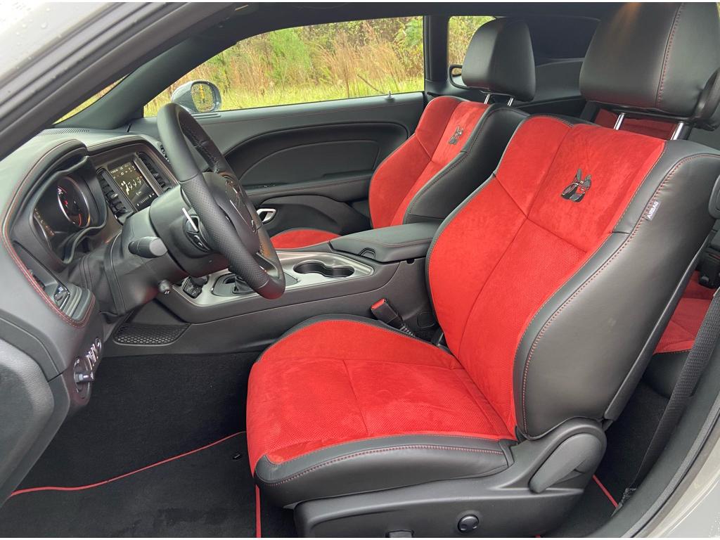 2023 Dodge Challenger R/T Scat Pack photo 2
