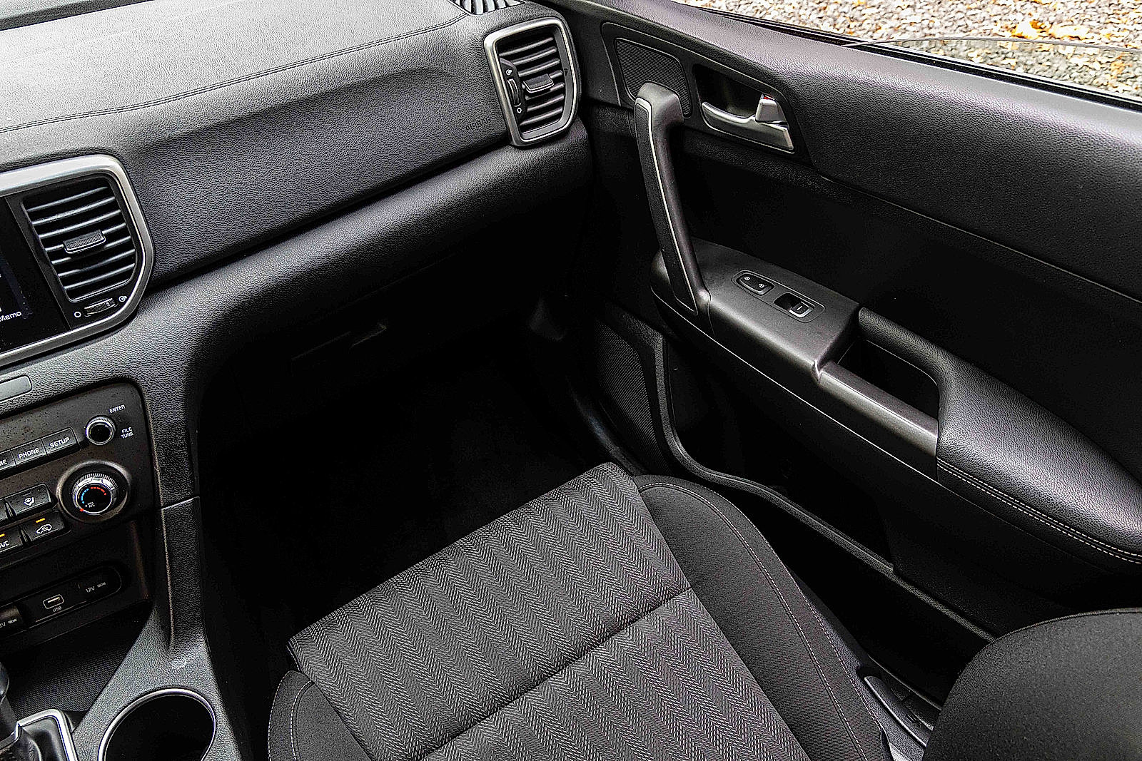 2020 Kia Sportage LX photo 18