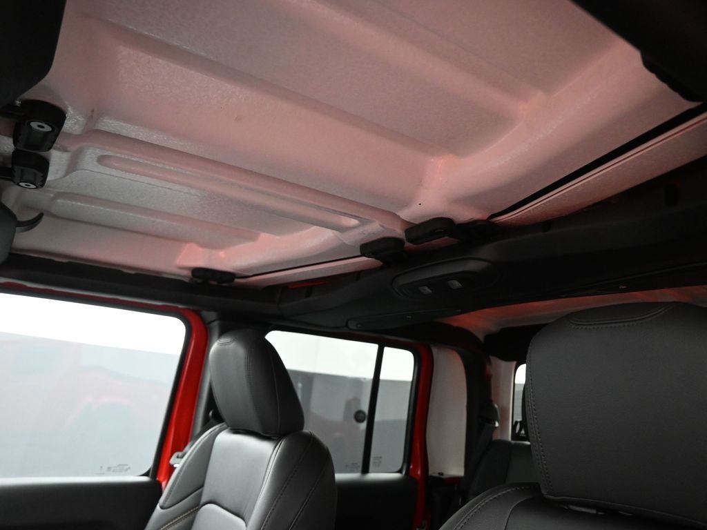 2025 Jeep Gladiator Sport photo 14