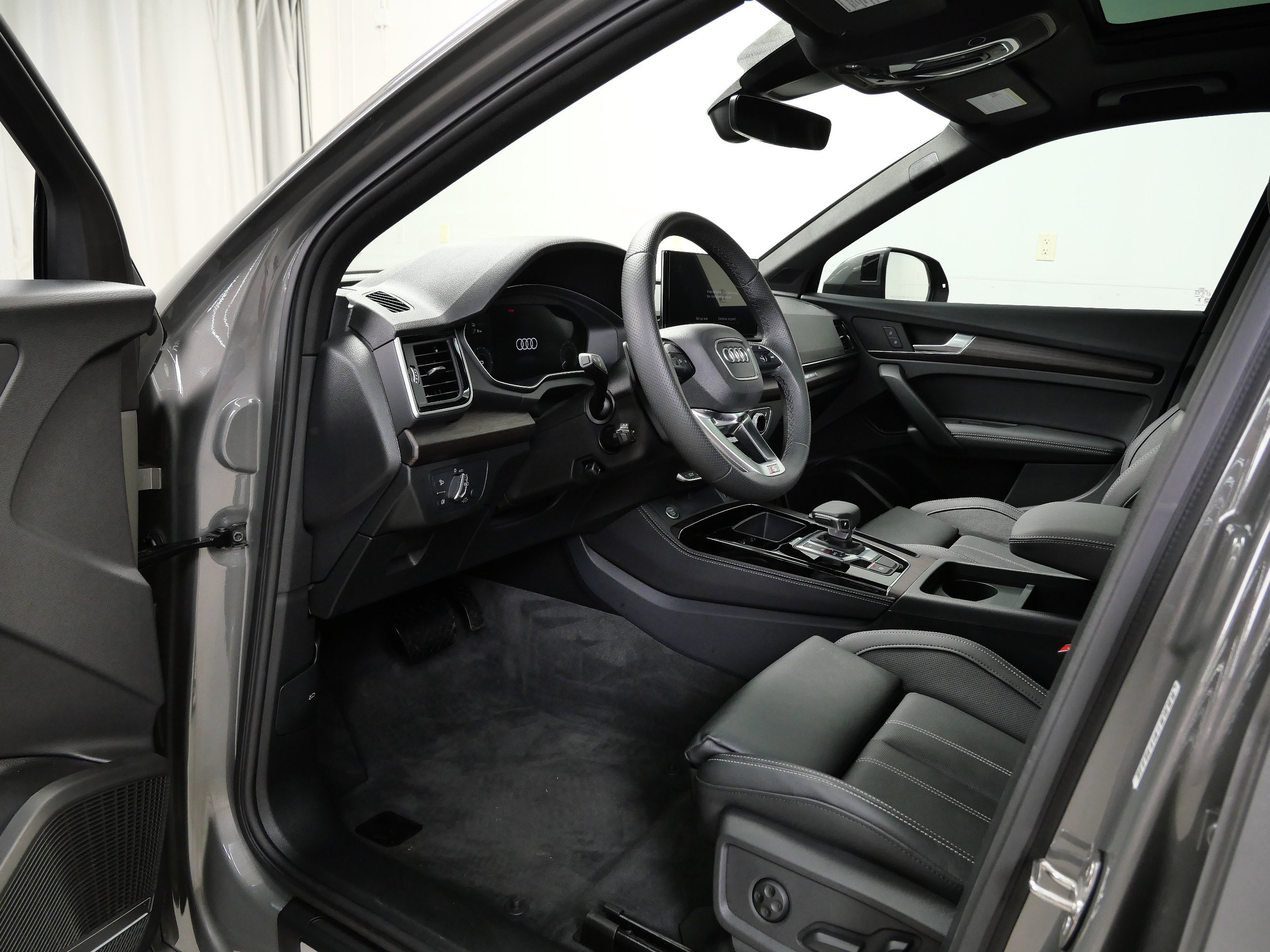 2025 Audi Q5 S line Premium Plus photo 8