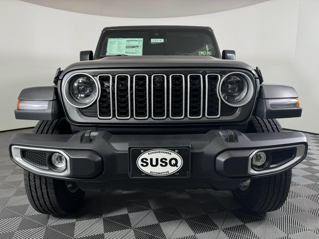 2025 Jeep Wrangler Sahara photo 2