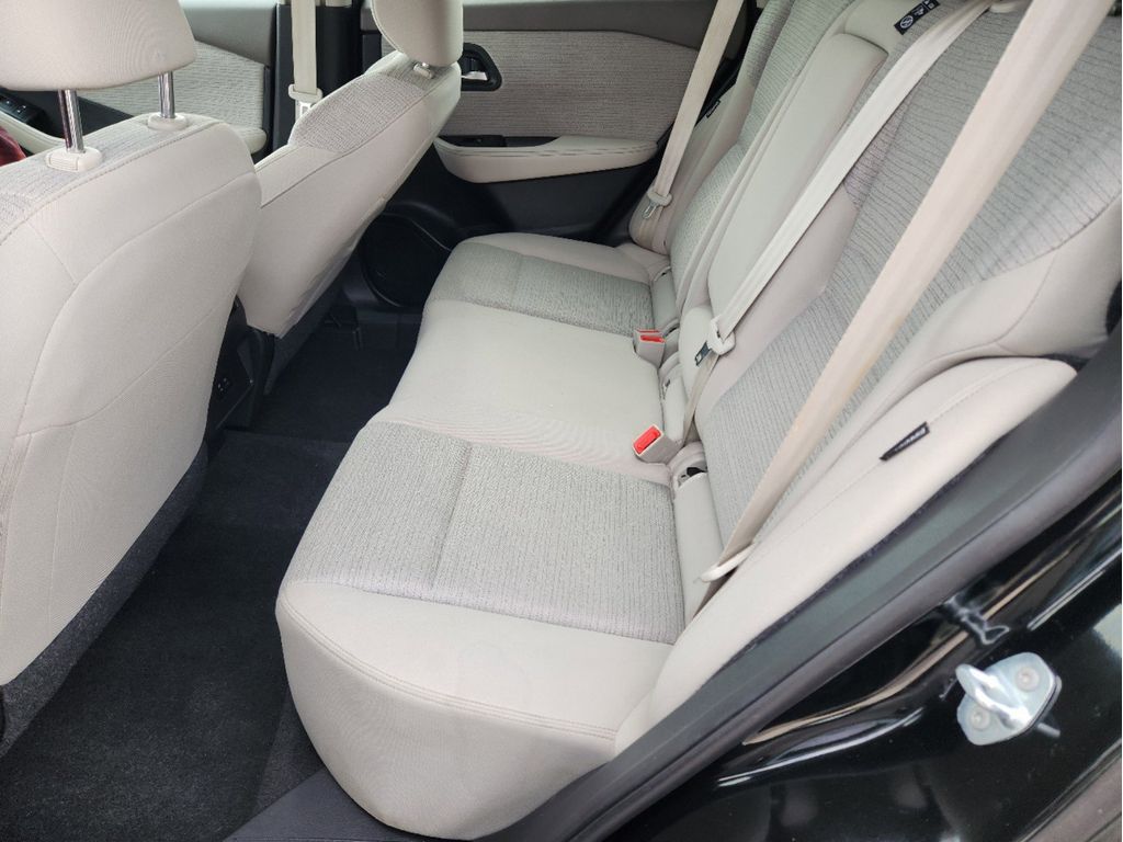 2023 Nissan Rogue SV photo 7