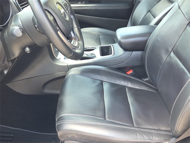 2021 Jeep Grand Cherokee Anniversary Edition photo 16