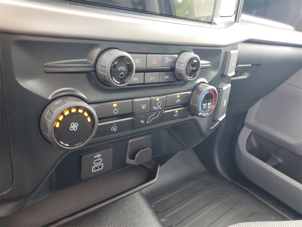 2025 Ford F-150 XL photo 19