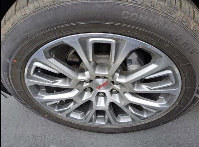 2025 Gmc Yukon XL Denali photo 2