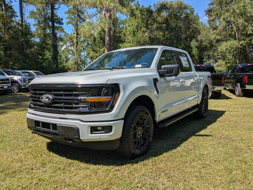 2025 Ford F-150 XLT photo 8