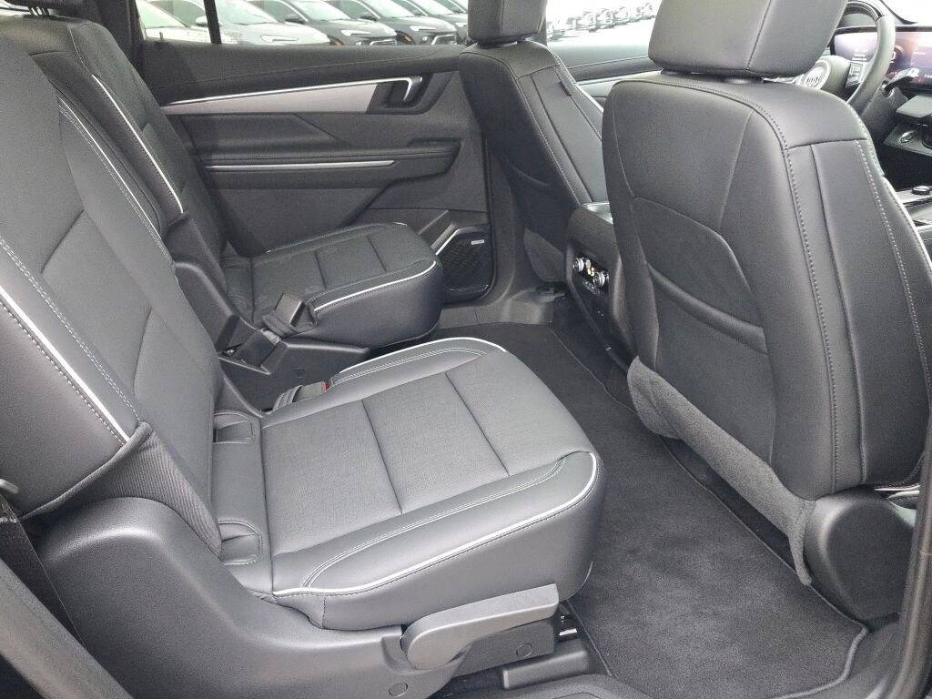 2025 Buick Enclave Preferred photo 12