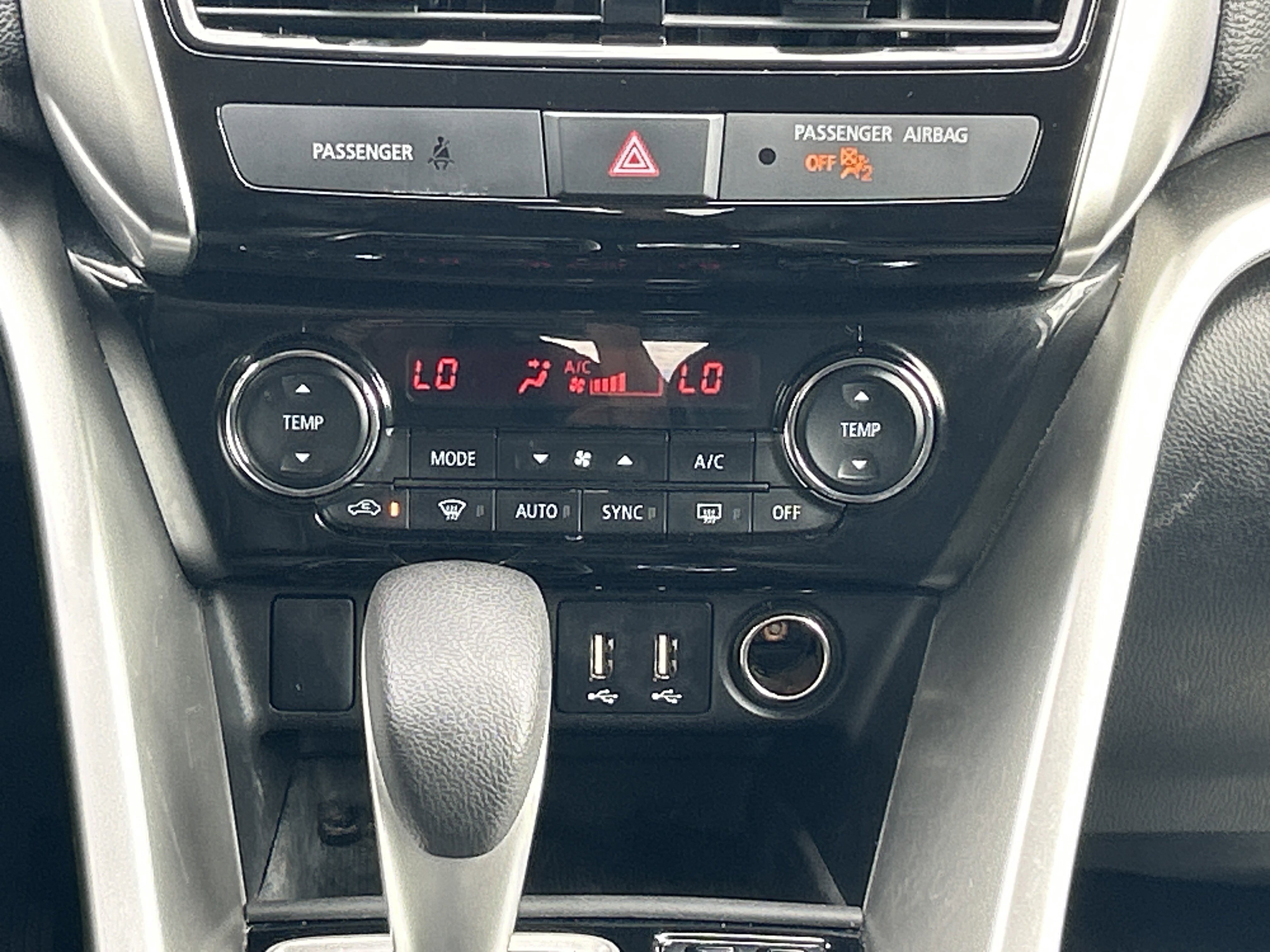 2024 Mitsubishi Eclipse Cross SE photo 3