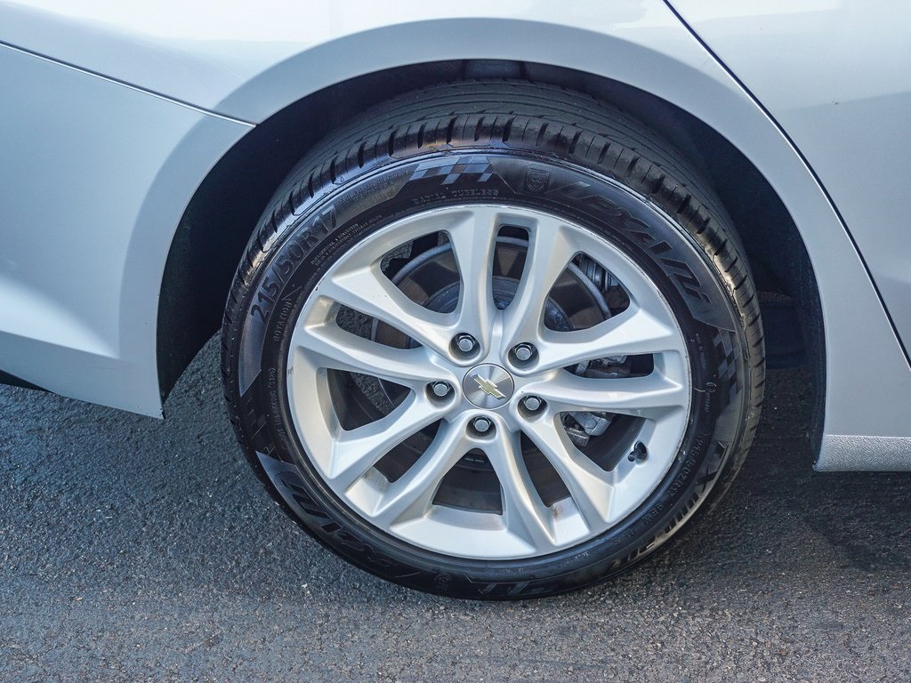 2017 Chevrolet Malibu 1LT photo 10