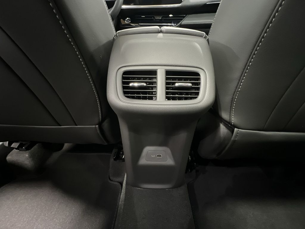 2025 Buick Envision Preferred photo 13