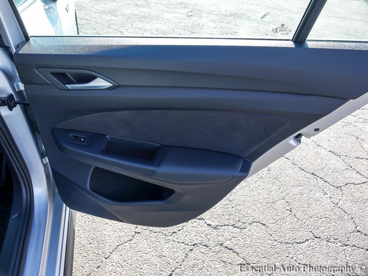 2023 VOLKSWAGEN GOLF GTI - Image 18