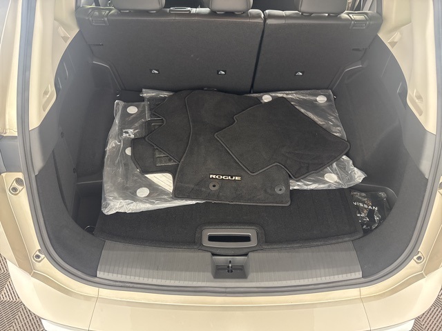 2024 Nissan Rogue Platinum photo 24