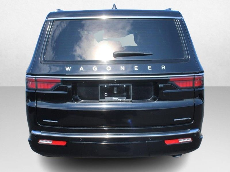 2023 Jeep Wagoneer L Series II photo 3